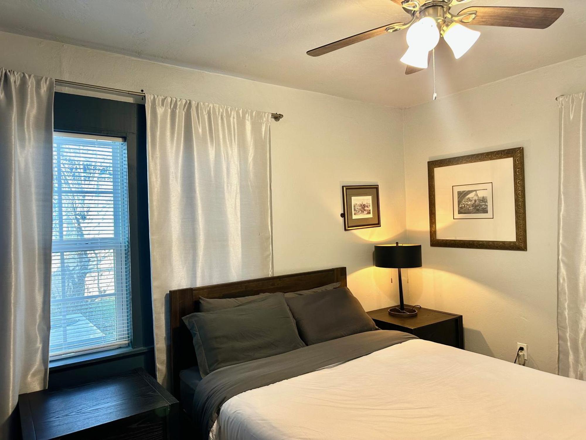 Cozy Winter Getaway With Garden 20-A Villa Oklahoma City Exterior foto